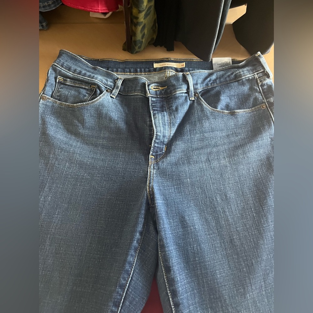 Women’s Levi Strauss and Company size 14.